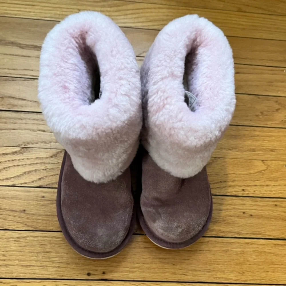 UGGS EUC purple/pink size 2 RARE! - Picture 3 of 8